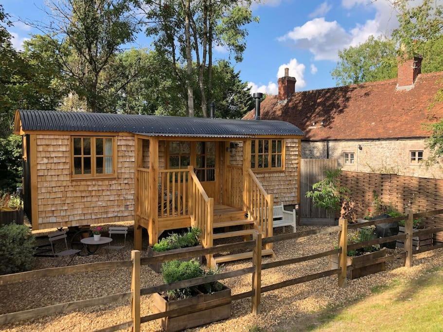 The Walnut Wagon In The Heart Of Mells. Apartment ฟรูม ภายนอก รูปภาพ