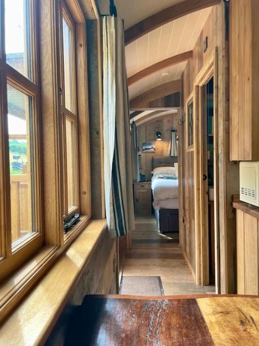 The Walnut Wagon In The Heart Of Mells. Apartment ฟรูม ภายนอก รูปภาพ