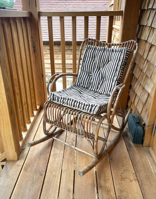 The Walnut Wagon In The Heart Of Mells. Apartment ฟรูม ภายนอก รูปภาพ